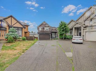 6842 131st St, Surrey, BC V3W 1R8