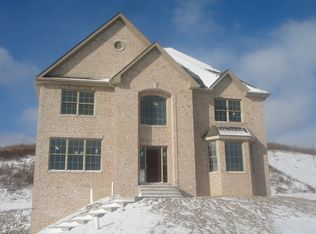 2043 Laurel Ridge Dr, Jefferson Hills, PA 15025