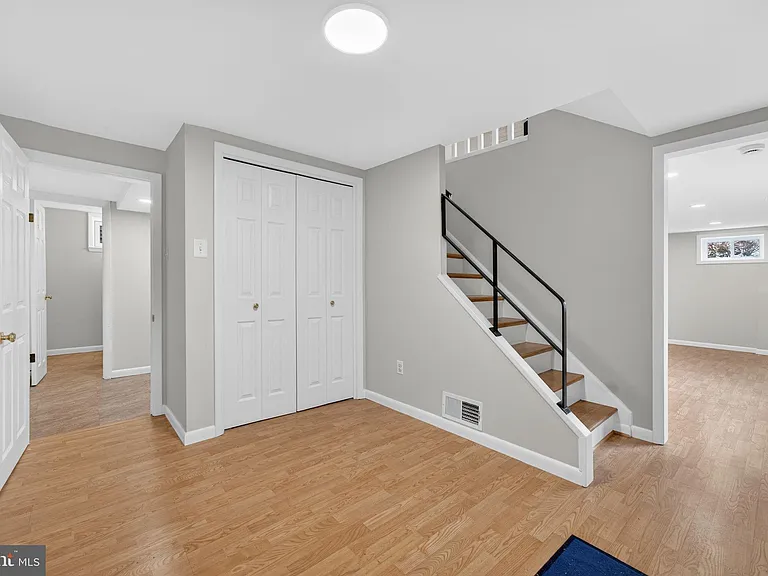 7507 Murillo St — Photo 4