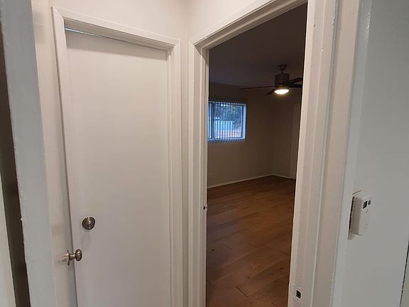 3rd image of 2828 Rowena Ave #17
