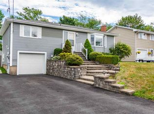 160 Rosedale Ave, Halifax, NS B3N2K1