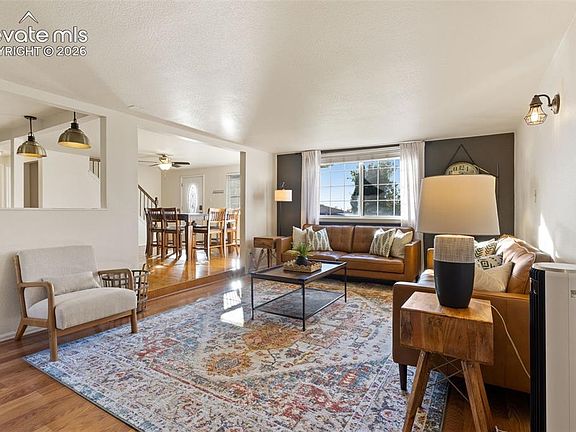 3rd image of 526 Loomis Ave