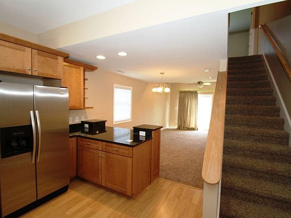 2nd image of 132 Blackbird Village Cir