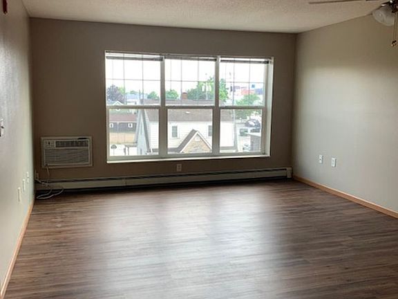 3rd image of 420 5th Ave S #10506543