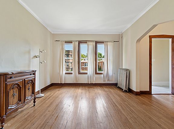 3rd image of 7020 S Woodlawn Ave #1