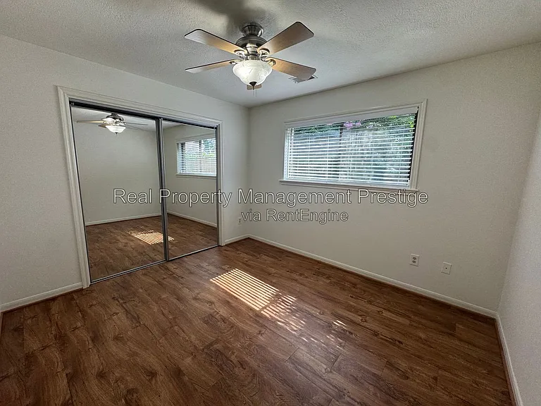 15907 Spring Forest Dr — Photo 17