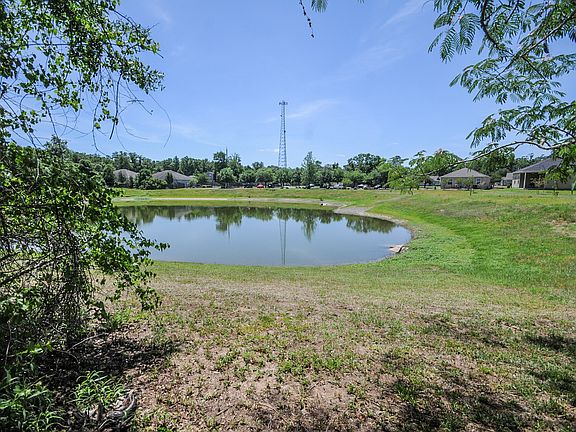 4th image of 791 Brooke Manor Dr