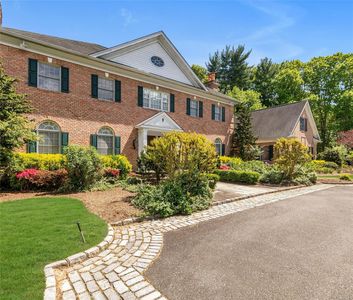 5 Valentine Farm Court, Glen Head, NY, 11545