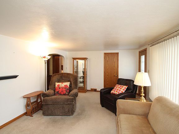 4th image of 212 Lawndale Ct