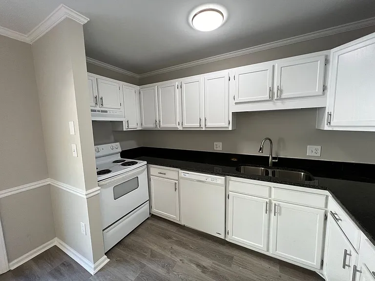 4713D Matt Dr #D — Photo 3