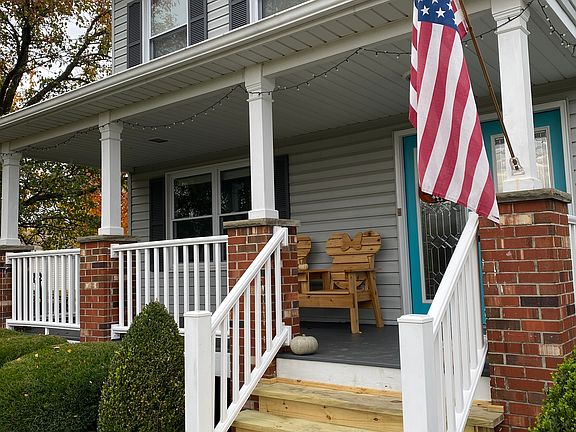 5th image of 3854 Meadowvale Dr