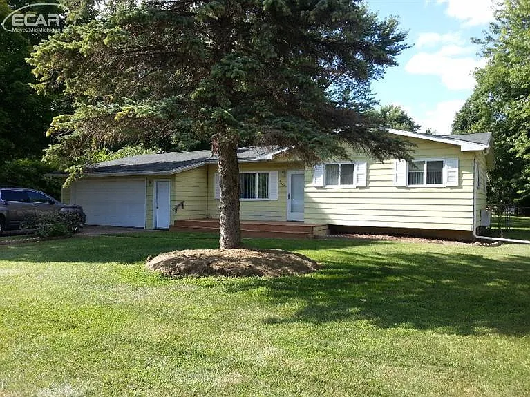 5224 Maple Ave photo 1