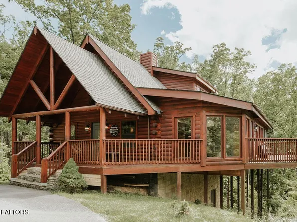 1013 Street Of Dreams Dr, Gatlinburg, TN 37738