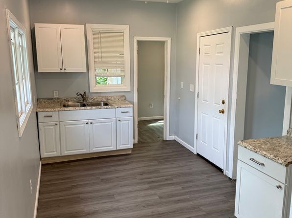 547 E Utica St Floor 2