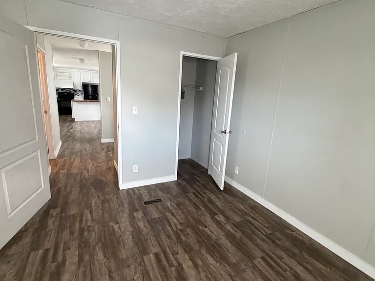 5849 Berdene Cir — Photo 15