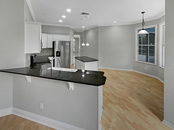 2nd image of 1228 Hollow Pine Dr