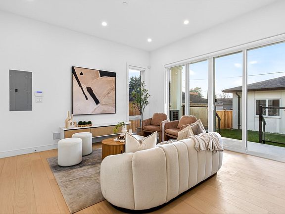 4th image of 6933 Prince Edward St #2