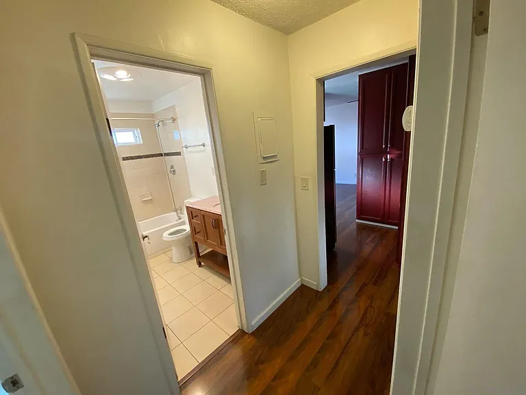 253 N Cedar St — Photo 12