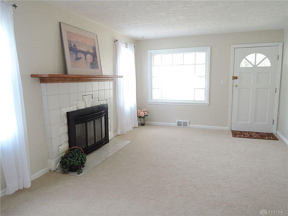 3rd image of 1364 Southlyn Dr