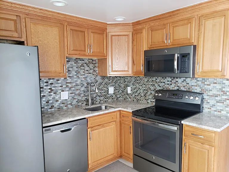 3044 Silent Valley Dr — Photo 10