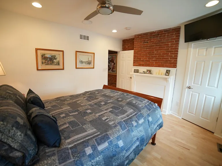 4559 Friendship Ave — Photo 6