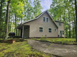 4262 S Canal Dr, Harrison, MI 48625