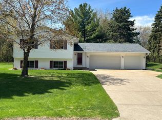 7779 Meadow View Trl, Lino Lakes, MN 55014