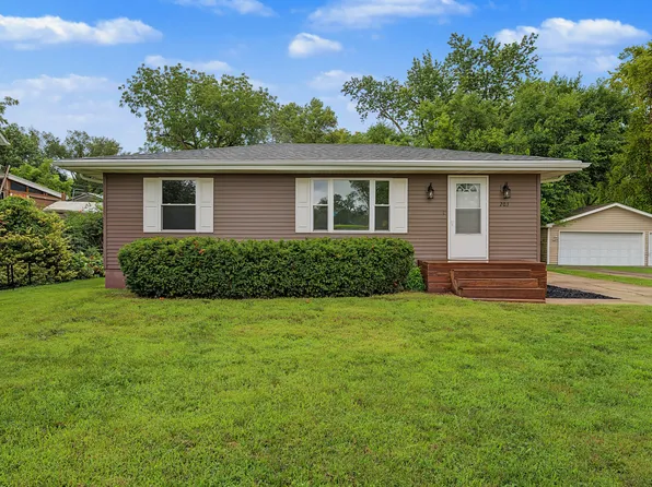 203 Lincoln St SE, Bondurant, IA 50035