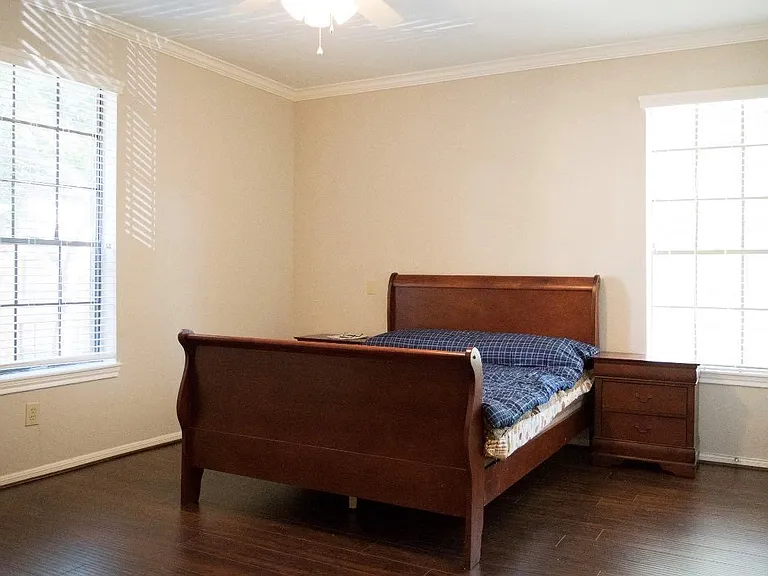 2255 Braeswood Park Dr #312 — Photo 8