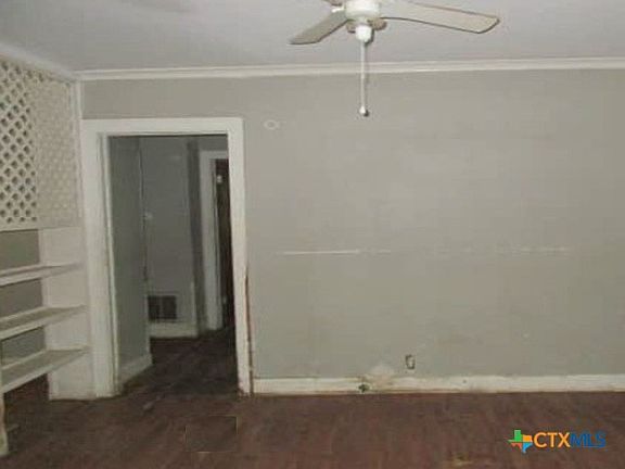 4th image of 1919 Windsor Ave