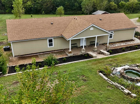 19812 S Stanley Rd, Quenemo, KS 66528