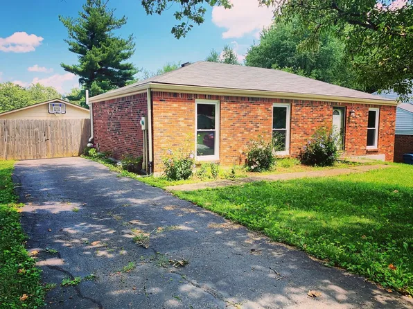 4001 Riveroaks Cir, Louisville, KY 40241