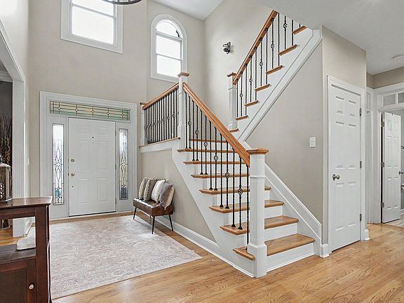3rd image of 10595 Mountain Laurel Way