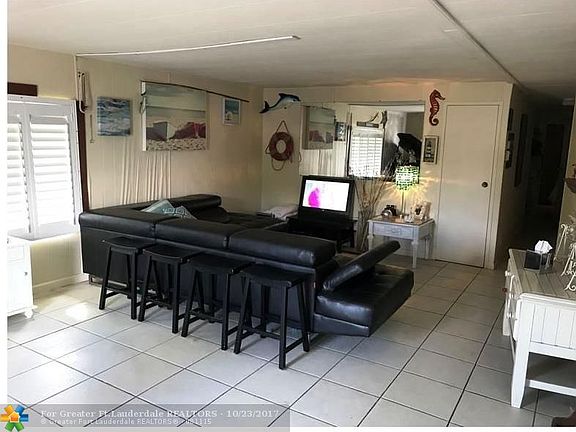 2nd image of 5863 SW 29th Ave