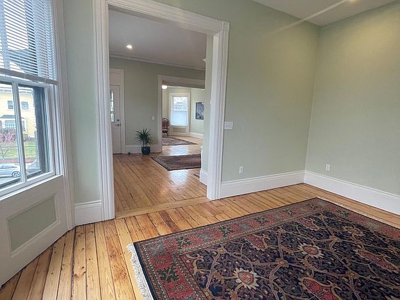 5th image of 1593 Westminster St #1