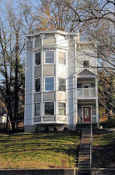 1st image of 3238 Linwood Ave #1