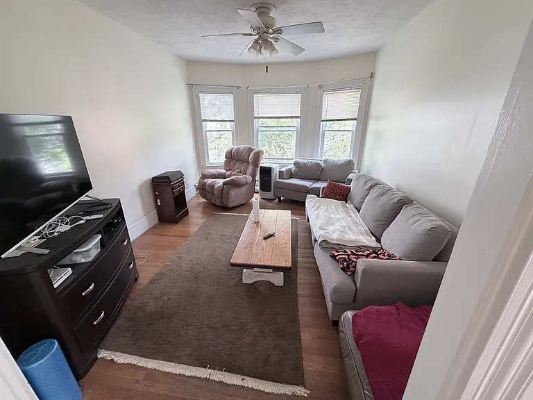 39 Manning St — Photo 4