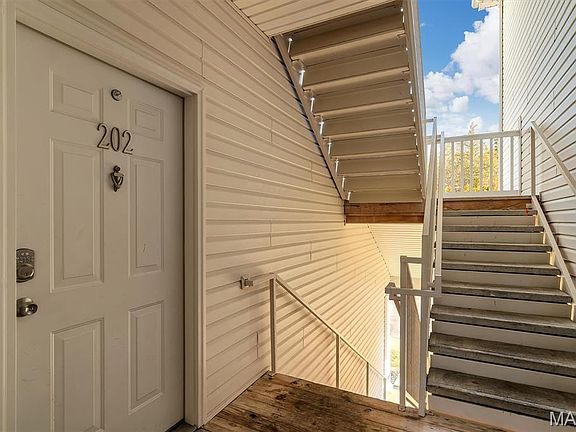 2nd image of 27 Kassebaum Ln APT 202