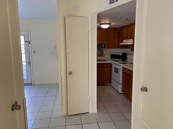 5th image of 140 Valencia Dr #140