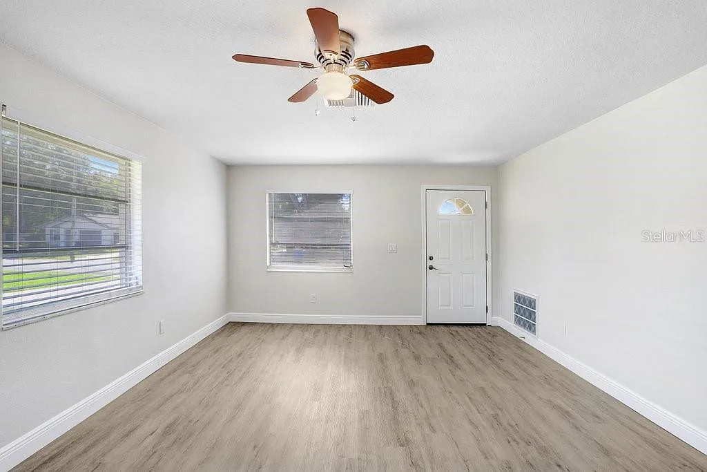 2 bed, 1.0 bath, 998 sqft, $2,100 — Photo 4