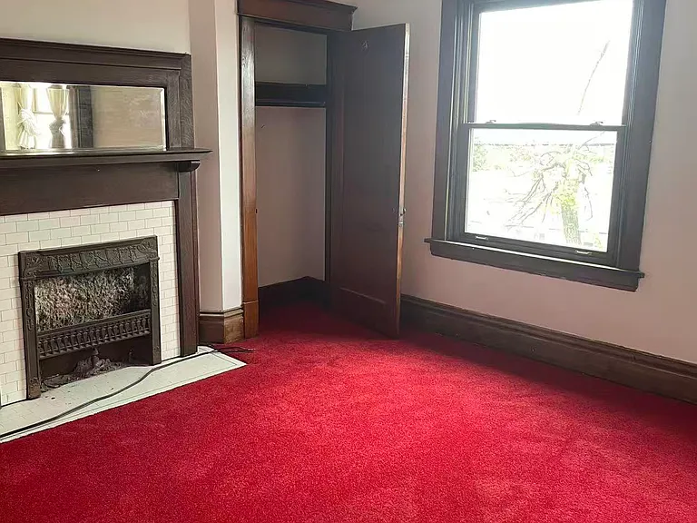 31 Claus Ave — Photo 15