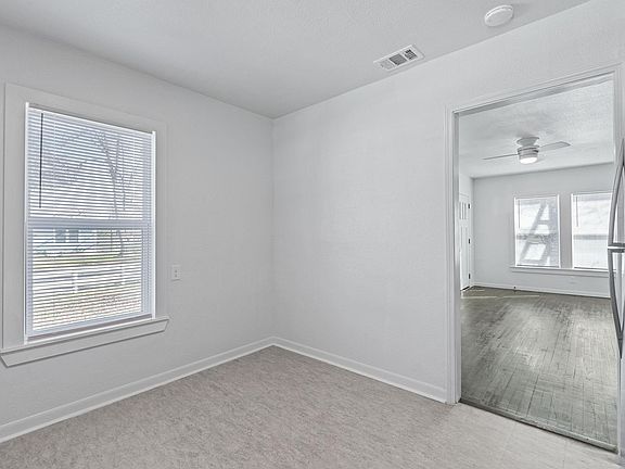 4th image of 105 Riverside Dr