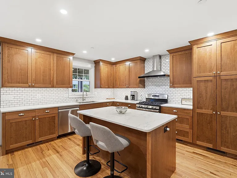 1227 Clagett Dr — Photo 12