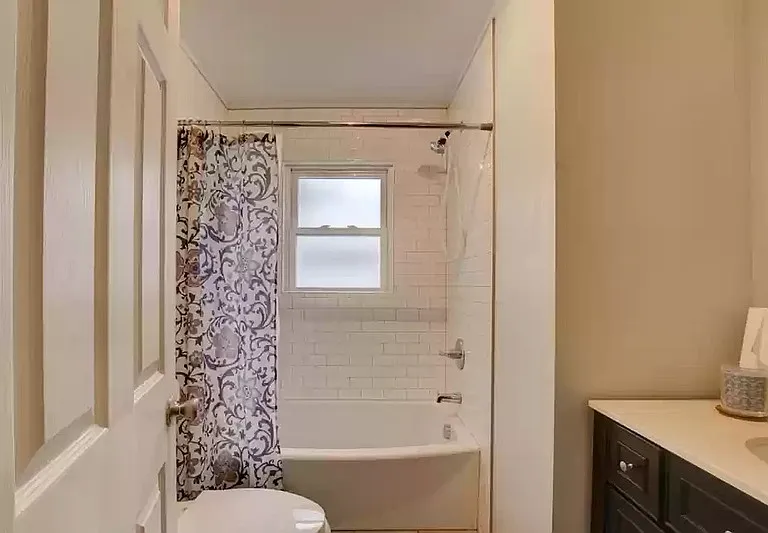 408 E Main St — Photo 26