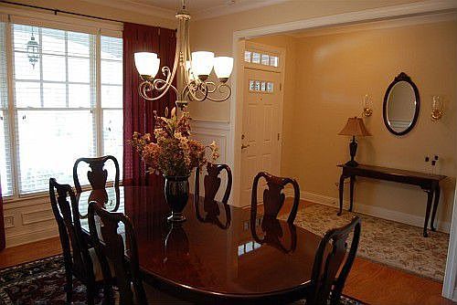 Bright Cheery Dining Room