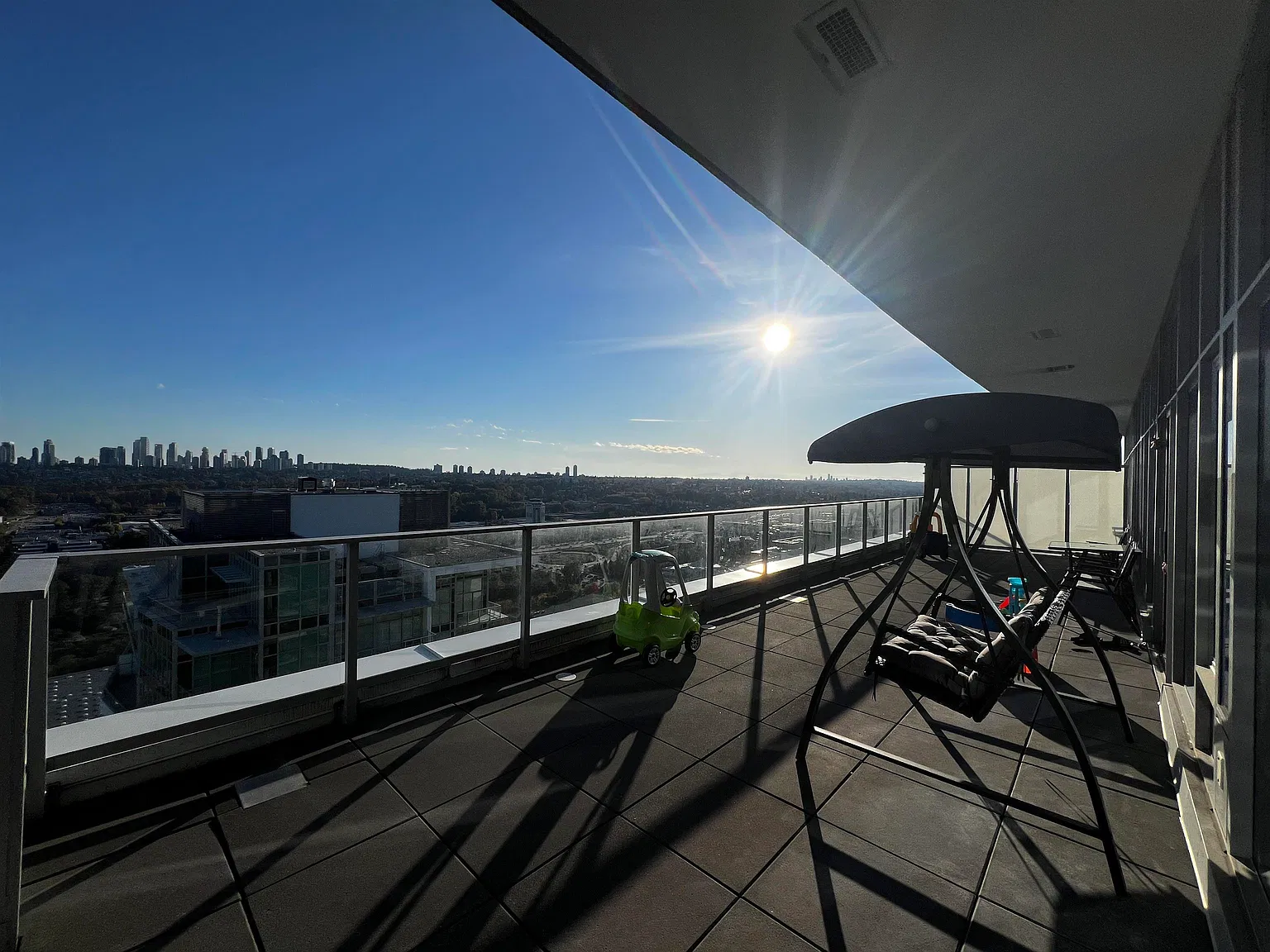 2 bed, 956 sqft, $3,595 — Photo 1