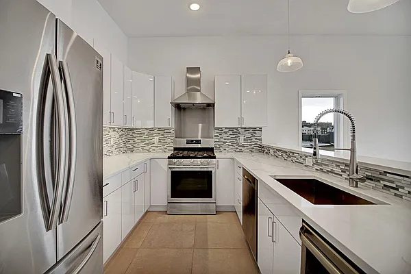 Sold by Realmart Realty | media 6