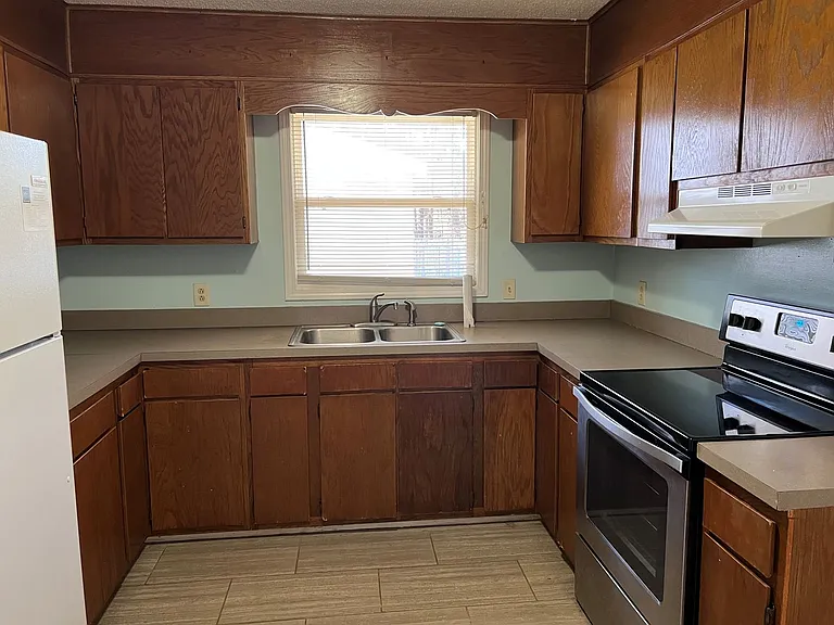 2014 Cedar Point Cir — Photo 4