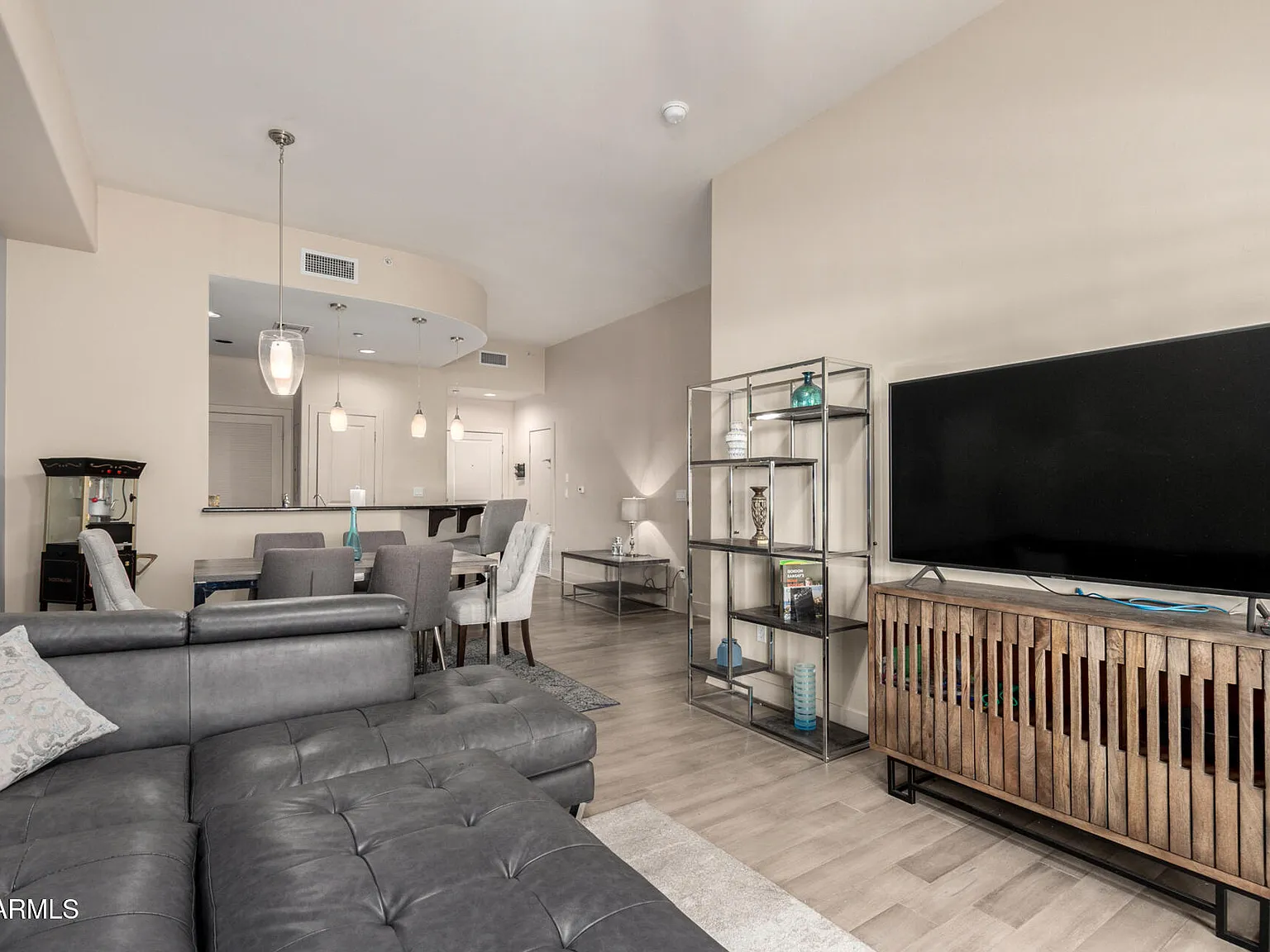 2 bed, 2.0 bath, 1094 sqft, $2,100 — Photo 4