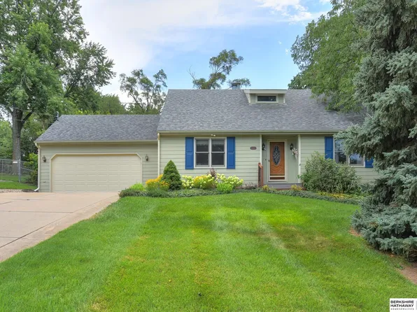 8413 Emmet St, Omaha, NE 68134